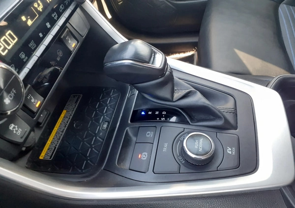 Toyota RAV4 cena 149800 przebieg: 74000, rok produkcji 2020 z Sierpc małe 497